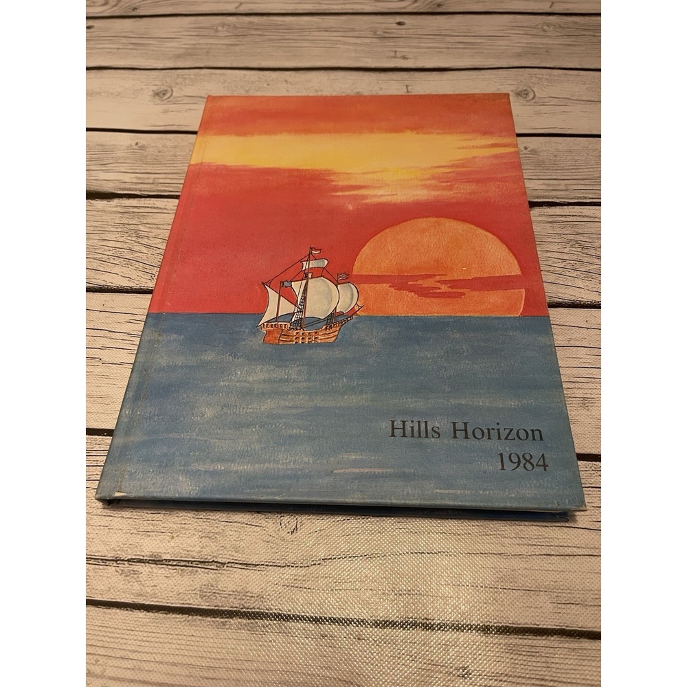 1984 Hills Horizon Year Book Half Hollow Hills High School New York Vintage